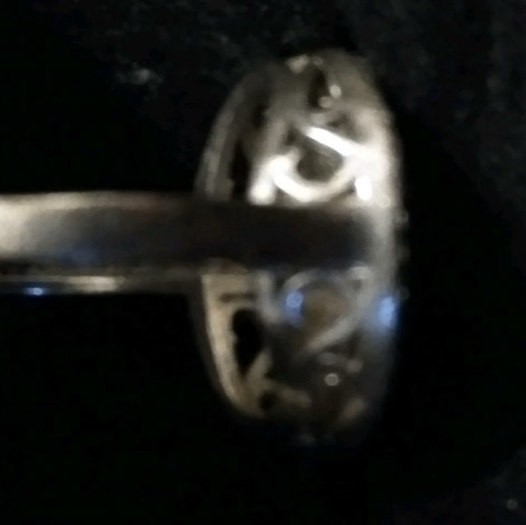 Silver ring - Picture 2 of 4